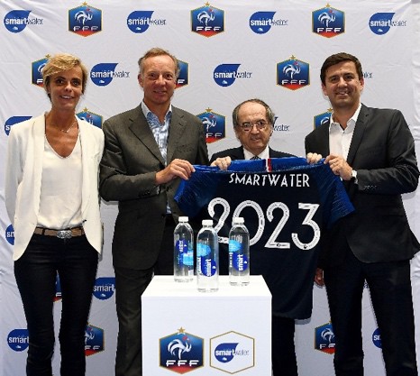 Coca-Cola mise sur les Bleus pour implanter Smartwater en France