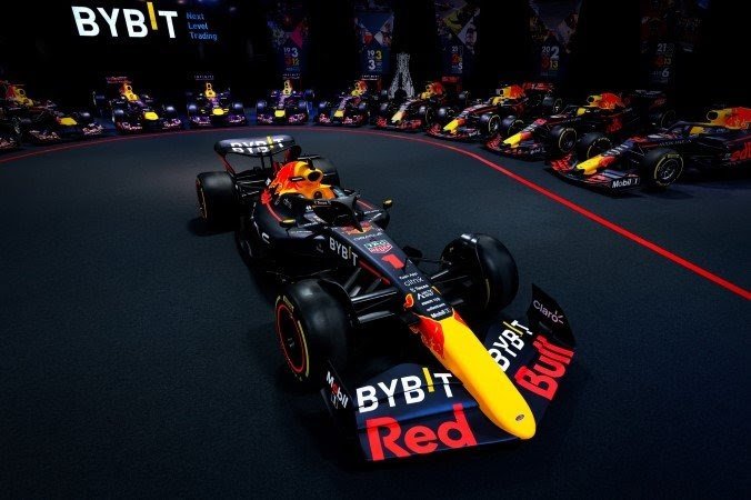 Formule 1 : Mercedes et Red Bull se cherchent déjà - Le Parisien