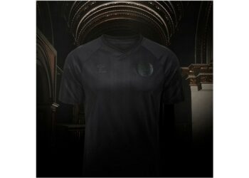 Hummel conçoit des maillots en signe de deuil