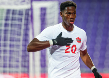 Pourquoi Jonathan David a caché le logo Nike ?