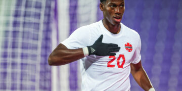 Pourquoi Jonathan David a caché le logo Nike ?