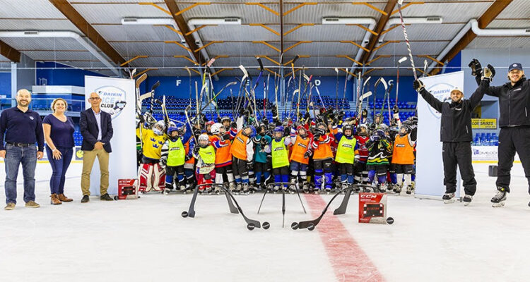 Daikin équipe les clubs de hockey sur glace