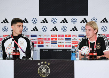 Le logo « One Love » sur le mur de sponsors de l’Allemagne