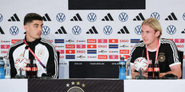 Le logo « One Love » sur le mur de sponsors de l&rsquo;Allemagne