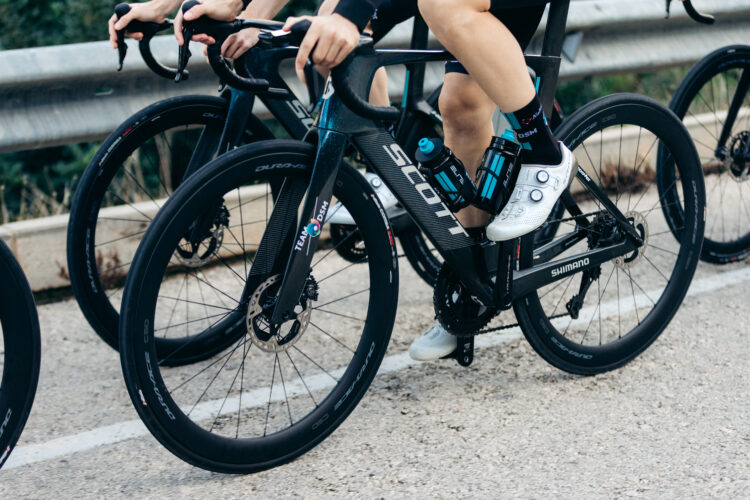 L’équipe DSM roule toujours sur Scott