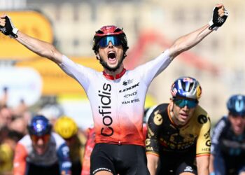 Cofidis fait briller son nouveau maillot