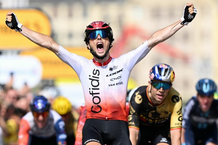 Cofidis fait briller son nouveau maillot