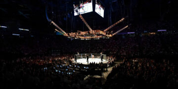 Betclic monte dans la cage du MMA
