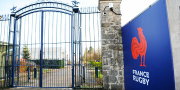 Du faux pétrole déversé devant le siège de la FFR