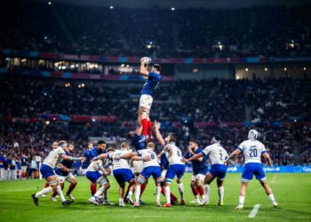 Le Xv de France au-dessus de la mêlée