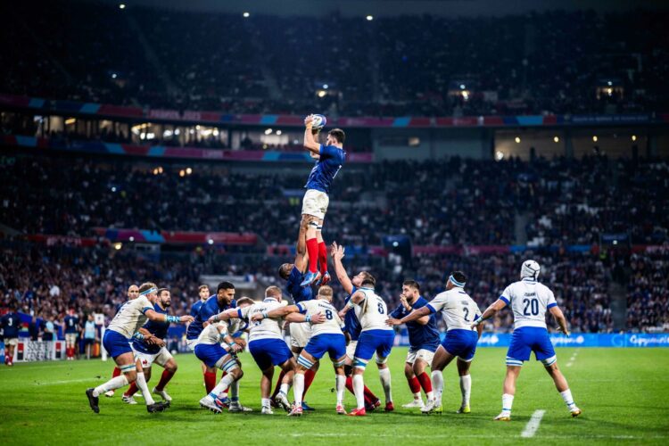 Le Xv de France au-dessus de la mêlée