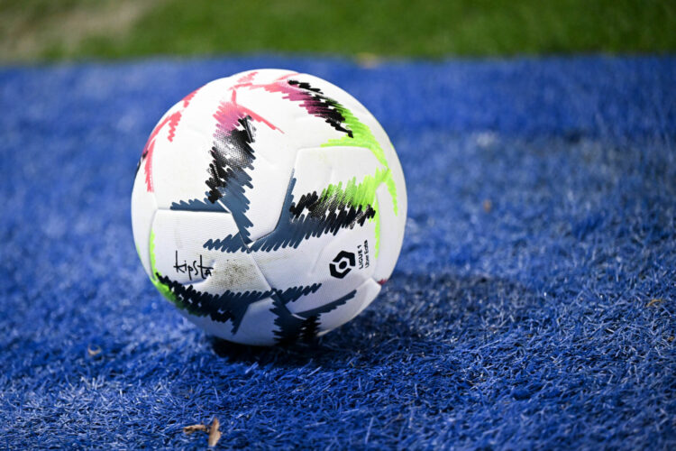 Kipsta a produit des ballons spécifiques pour le programme « Défenseurs de l’Enfance ».