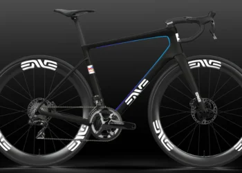 Enve nouveau fournisseur vélo du team TotalEnergie