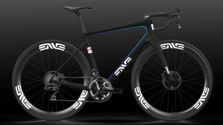 Enve nouveau fournisseur vélo du team TotalEnergie