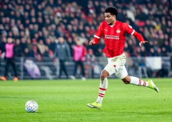 Puma prolonge avec le PSV