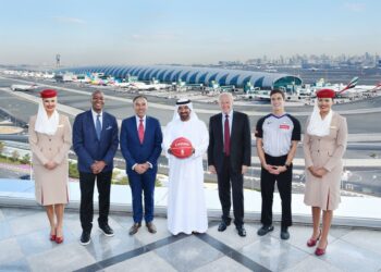 Emirates s’associe aux arbitres de la NBA