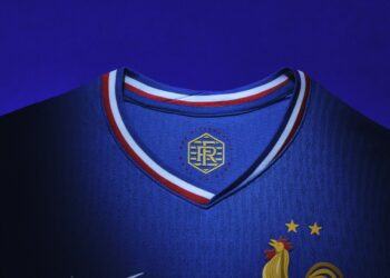 Nike présente le maillot vintage des Bleus pour l’Euro 2024