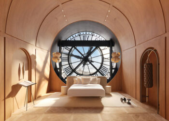 Airbnb revisite une nuit au musée pour Paris 2024