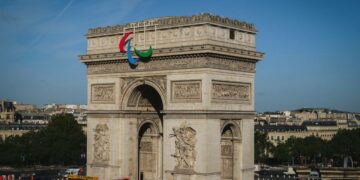 Les agitos habillent l’Arc de triomphe