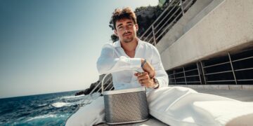 Charles Leclerc devient un ambassadeur de Bang & Olufsen