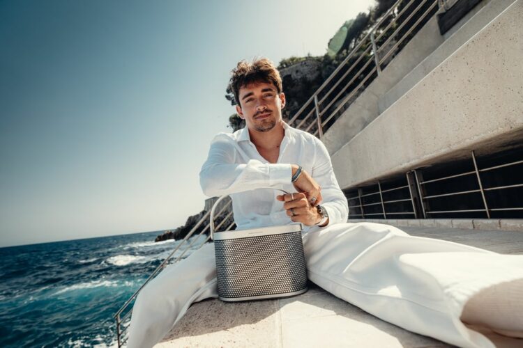 Charles Leclerc devient un ambassadeur de Bang & Olufsen