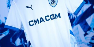 Puma dévoile les nouveaux maillots sur les murs de la ville