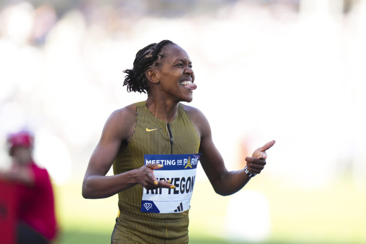 Nike se relance dans une chasse au record