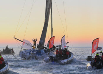 Macif félicite Charlie Dalin