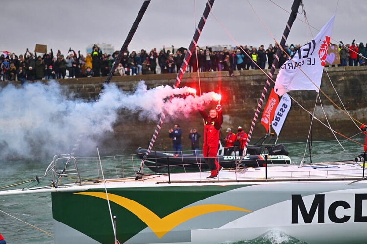 Entre Samantha Davies et Violette Dorange, le passage de relais se précise
