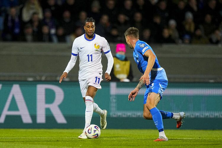Les Bleus dans la lignée de septembre