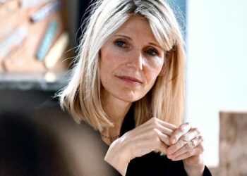 Marie Barsacq change d’univers