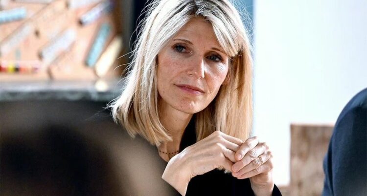 Marie Barsacq change d’univers