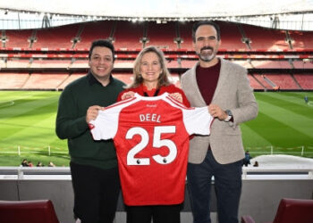Deel, la licorne fondée par le Français Alex Bouaziz, devient partenaire RH d’Arsenal