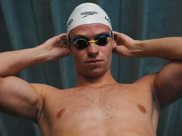 Speedo mise sur Léon Marchand au-delà des bassins