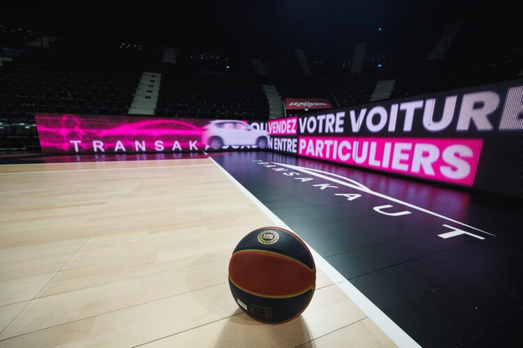 TransakAuto mise sur le basket pour accélérer sa notoriété sur le marché de la voiture d’occasion