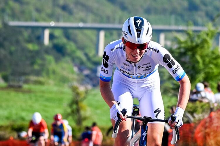 CB sur les routes du Tour de France Femmes avec Zwift