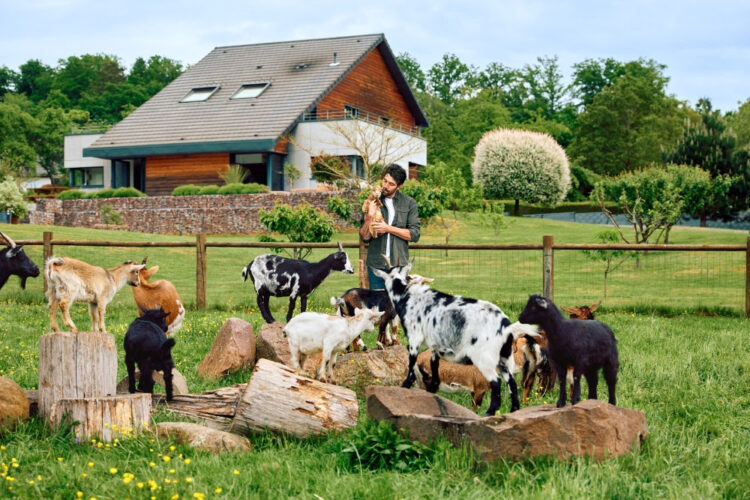Airbnb fait appel à Thibaut Pinot pour héberger des fans du Tour