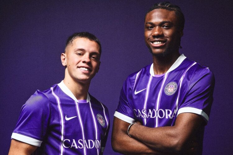 La marque au W s’affiche chez les Violets