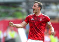 Marex défriche le maillot de Nottingham Forest