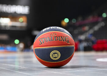 Spalding reste au rebond