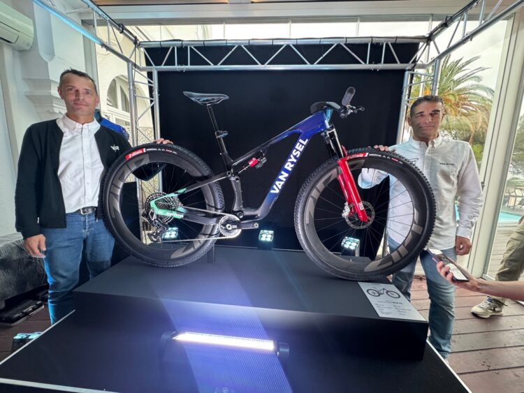 Van Rysel se lance dans le VTT